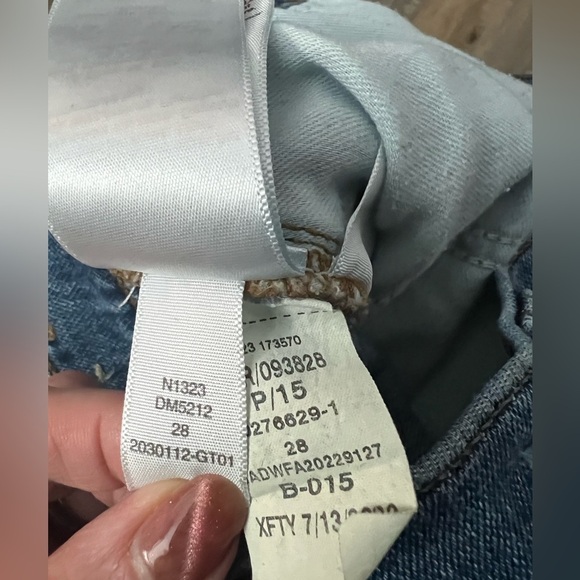 Madewell The Perfect Vintage Jean with distressed hem size 28 EUC - Picture 8 of 9